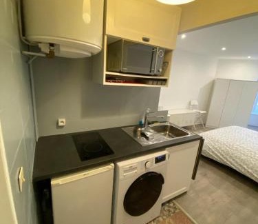 Chaville Apartment | Your Cozy Retreat at Studio Cosy Chaville - Pet Friendly Stay
