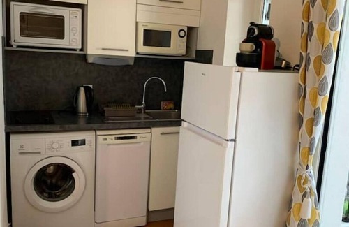 Argeles Plage Apartment | Cozy Studio with Terrace, Steps from the Beach & Pool Access