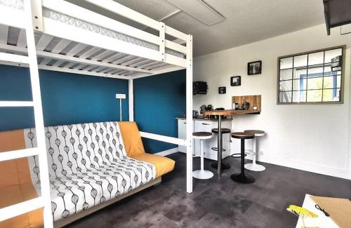 Chasseneuil-du-Poitou Apartment | Cozy Studio Near Futuroscope - Ideal for Families