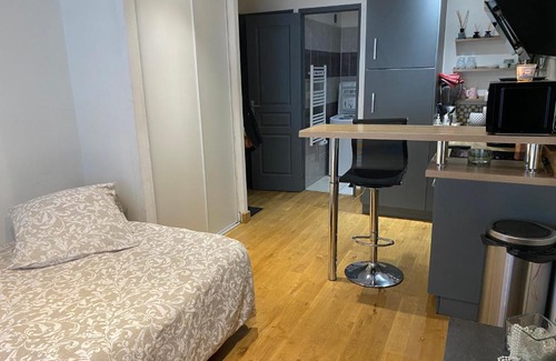 Dieppe Apartment | Cozy Studio with Oceanfront Views – Rated 9.4/10 by Guests