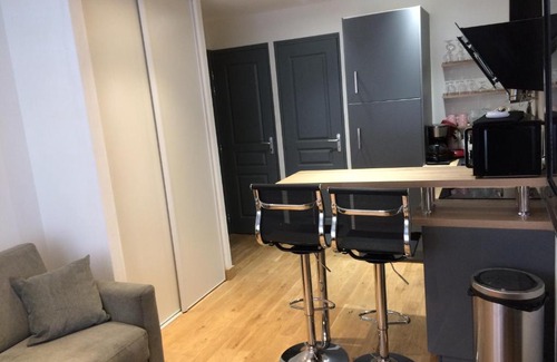 Dieppe Apartment | Cozy Studio with Oceanfront Views – Rated 9.4/10 by Guests