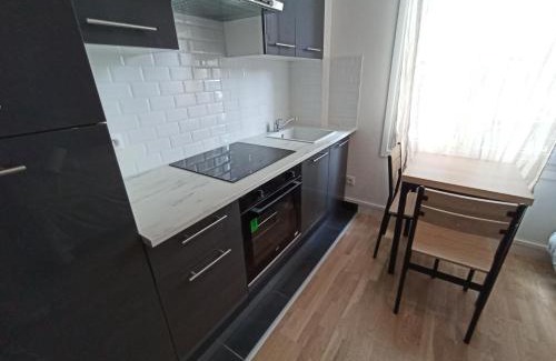 Maisons-Laffitte Apartment | Cozy Studio in Hypercentre - 20 Min to Paris, Child-Friendly
