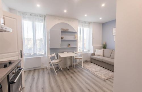 Corbeil-Essonnes Apartment | Cozy Studio with Parking and Wifi - Rated 9.5 by Guests