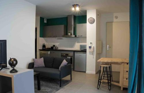 Bonnefoy-Roseraie-Gramont Apartment | Cozy Studio with Parking and Garden - Rated 8.6/10