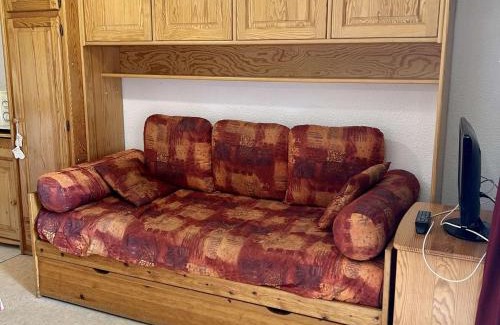 Eclose-Est Apartment | Cozy Studio for 4 with Balcony in Alpe d'Huez
