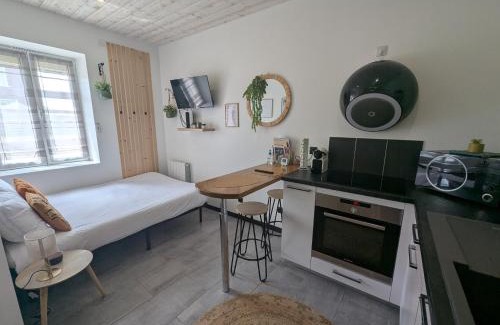 Paray-le-Monial Apartment | Cozy Studio Near City Center – Rated 8.7/10 by Guests