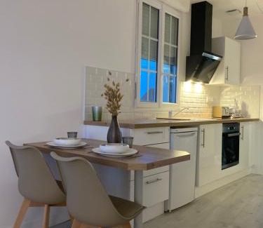 Saint-Serge Apartment | Cozy Studio Retreat, Child Friendly and Minutes from Center