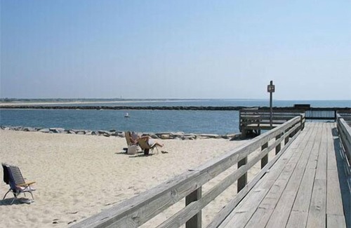 South Yarmouth Cottage | Pet-Friendly Studio Cottage Steps from South Yarmouth Beach