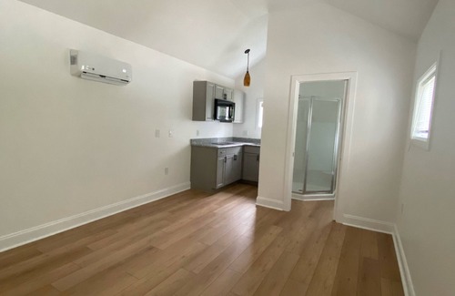 Knightdale Cottage | Modern Studio Cottage Near Knightdale Dining & Fun