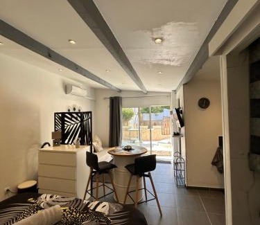 Taradeau Apartment | Cozy Studio in Residence - Pet & Child Friendly Stay
