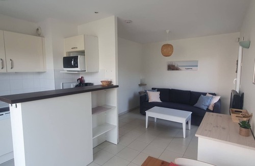 Soulac-sur-Mer Apartment | Cozy Studio with Pool Access and Kitchen Amenities