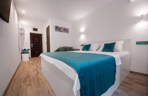 Saturn Apartment | Oceanfront Studio Darius Saturn - Guest Rated 9.9/10