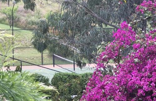 North Tamworth House | Cozy Studio Daruka with Pool and Kitchen Amenities