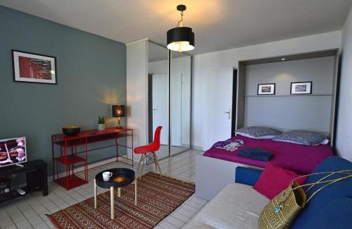 Le Couchant Apartment | Oceanfront Studio with Breathtaking Views and Parking