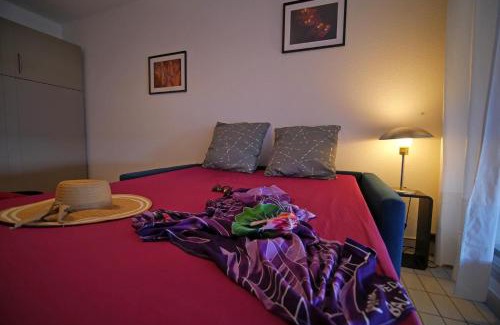 Le Couchant Apartment | Oceanfront Studio with Breathtaking Views and Parking