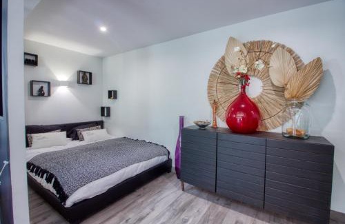 Franconville Apartment | Private Terrace Studio Near Train Station and Ocean Views