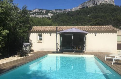 Fontaine-de-Vaucluse Apartment | Exceptional Studio with Pool and Oceanfront Views