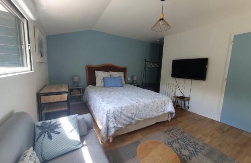 Ducey-les-Cheris House | Independent Studio with Terrace - Pet & Child Friendly Stay