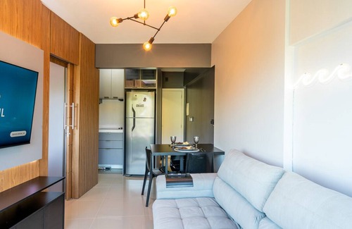 Pioneiros Apartment | Oceanfront Studio in Balneário Camboriú with Pool & Spa