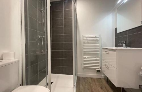 Montlucon Apartment | Budget-Friendly Studio de l'EST n°1 - Child Friendly Stay