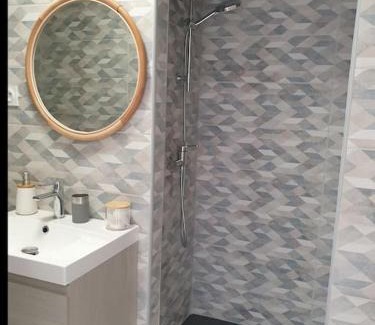 Mouries Apartment | Pet-Friendly Studio de la Luciole with Pool & 8.8 Rating