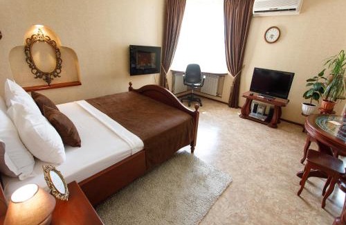 Zarichnyi District Apartment | Relaxing Studio De Luxe with Ocean View Jacuzzi Retreat