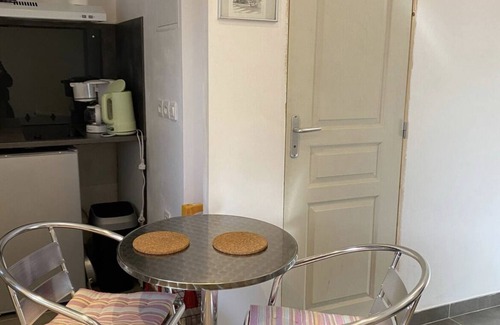 Chateauneuf-Grasse Apartment | Welcoming Studio de Plan Pied with Family-Friendly Amenities