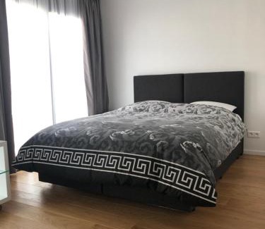 Malakoff Apartment | Stylish Studio de Standing - Rated 9.2/10 & Child Friendly