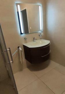 Cremines Apartment | Inviting Studio de Vacances with Spa and Hot Tub Amenities
