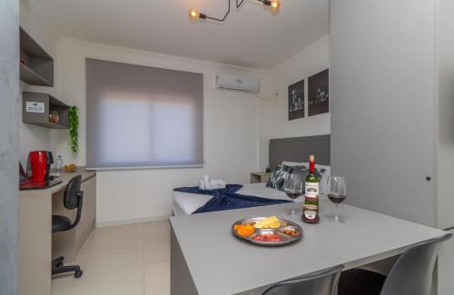 Centro Apartment | Sunny 13th Floor Retreat Near IMED with Hot Tub & Breakfast