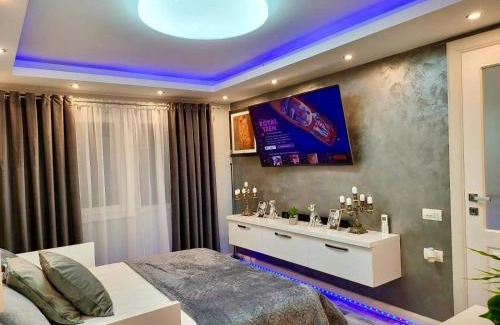 Giurgiu Apartment | Experience Studio DeLux: Guest Rated 9.7 with Family Amenities
