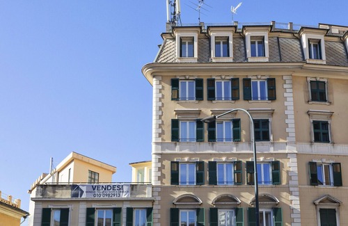 Pre Apartment | Cozy Studio des Couleurs with Kitchen & Breakfast Options