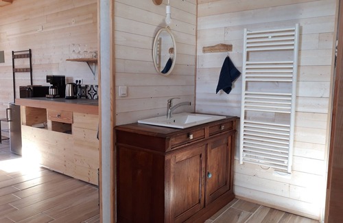 Saint-Dolay Apartment | Cozy Studio des Pêchers with Breakfast & Kitchen Amenities