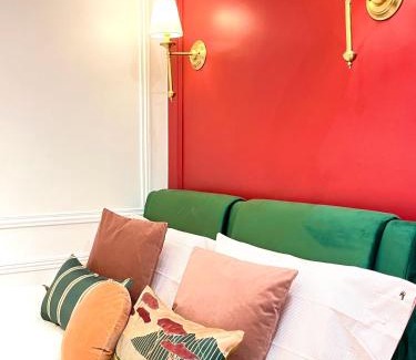 14th Arrondissement Apartment | Chic Studio Retreat in Central Paris - Guest Rated 10/10