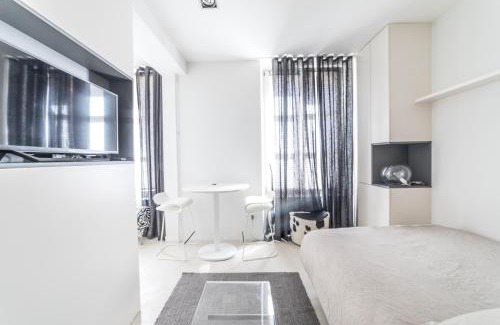 Historic Center Apartment | Cozy Studio Nuée Bleue in Vibrant City Center