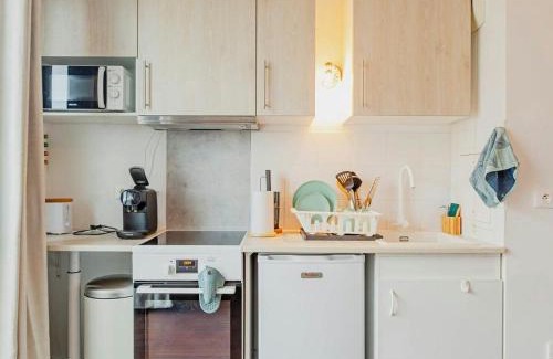 Gentilly Apartment | Cozy Studio Doux in Paris - Family-Friendly Retreat