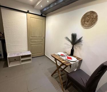 Le Fief-Sauvin Apartment | Cozy Studio du Fief - Family-Friendly and Budget-Friendly Stay