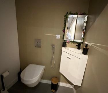 Le Fief-Sauvin Apartment | Cozy Studio du Fief - Family-Friendly and Budget-Friendly Stay