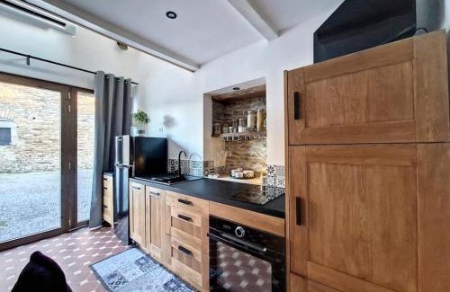Comps-la-Grand-Ville House | Relaxing Studio Duplex with Parking and Free WiFi