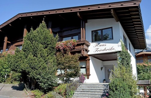 Ellmau Apartment | Cozy Studio with Kitchen & Child-Friendly Amenities - Haus Friederike