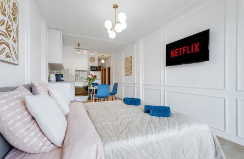 Fabron Apartment | Pet-Friendly Studio Terrace Near Sea Tramway in Nice
