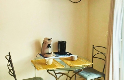 Beaumes-de-Venise Apartment | Cozy Studio in the Heart of the Village - Family & Pet Friendly