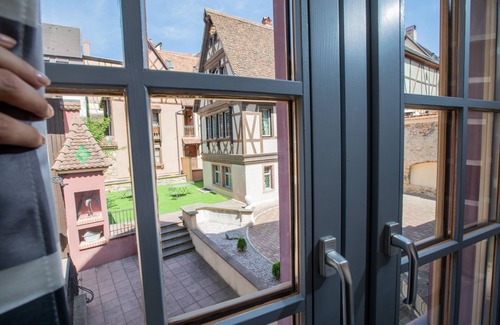 Old Town Apartment | Cozy Studio-Ensuite with Shower & Kitchen Amenities