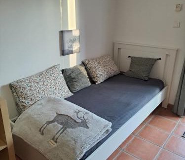 Donneville Apartment | Cozy Studio Escale champêtre 31 - Highly Rated & Family Friendly