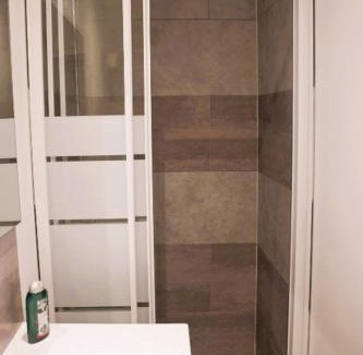 Sainte-Anne - Faubourg Noyon Apartment | Budget-Friendly Studio Evasion with Spa & Family Amenities