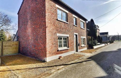 Fexhe-le-Haut-Clocher Apartment | Guest Favorite: Studio Félicie with 9/10 Review Score