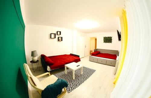 Toplita Apartment | Guest Rated Studio F13: Family-Friendly with Kitchen Access