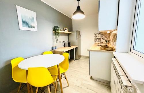 Toplita Apartment | Guest Rated Studio F13: Family-Friendly with Kitchen Access