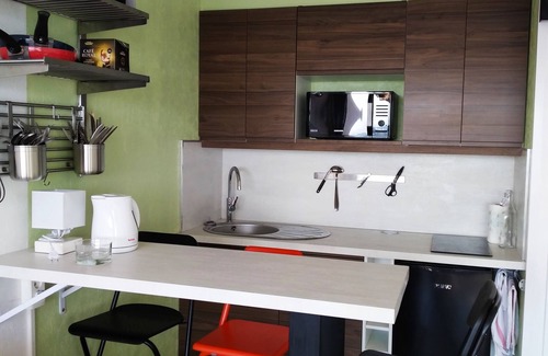 Pornichet Apartment | Oceanfront Studio with Kitchen & Perfect Marché Access
