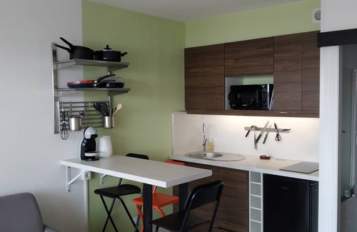 Pornichet Apartment | Oceanfront Studio with Kitchen & Perfect Marché Access